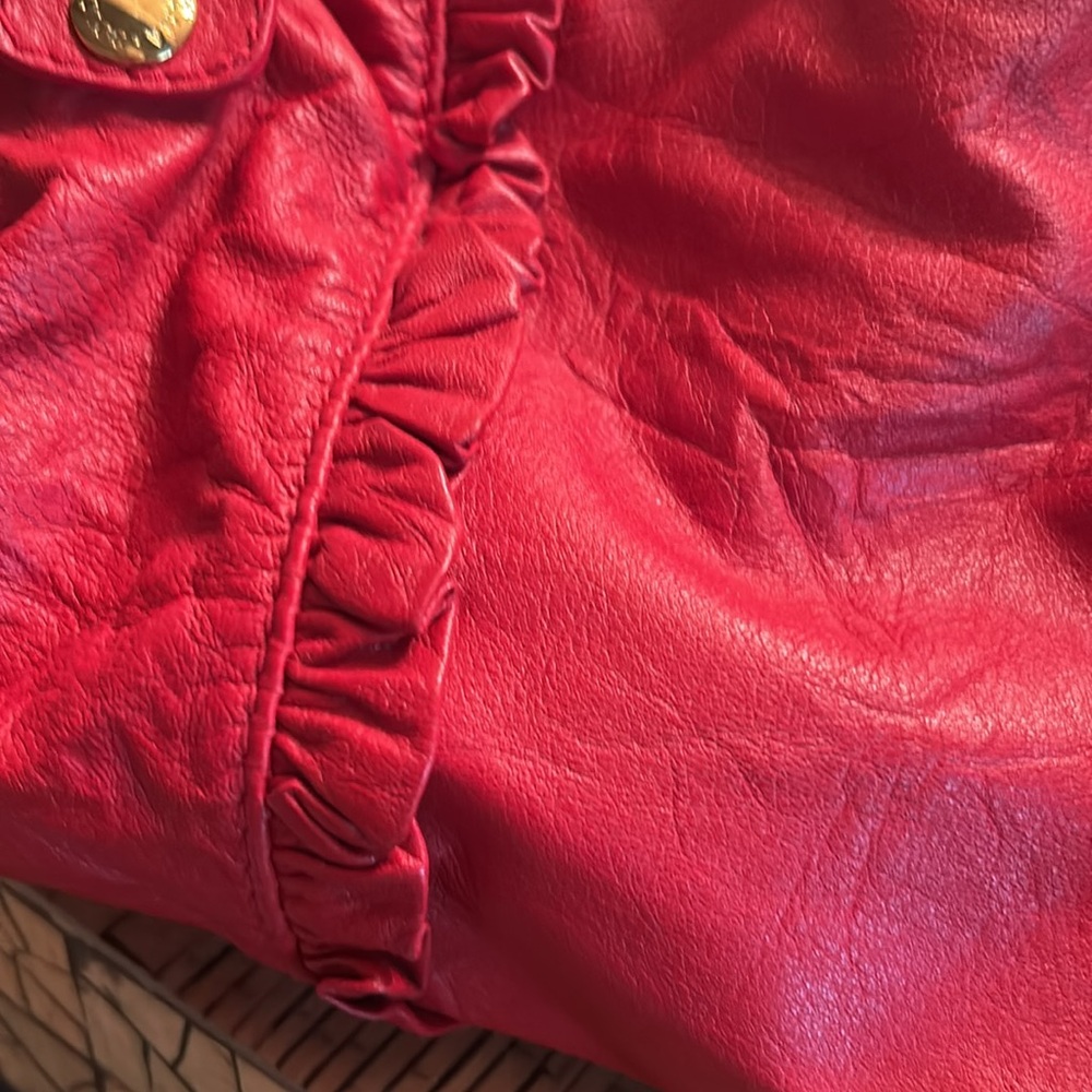 DOLCE & GABANNA 😍 Vintage Red Ruffle handbag♥️♥️♥️ EUC!! COA included STEAL!! - Picture 4 of 16